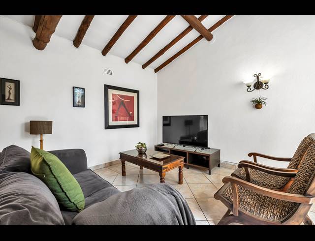 2 BEDROOM TOWNHOUSE FOR SALE IN SANDOWN